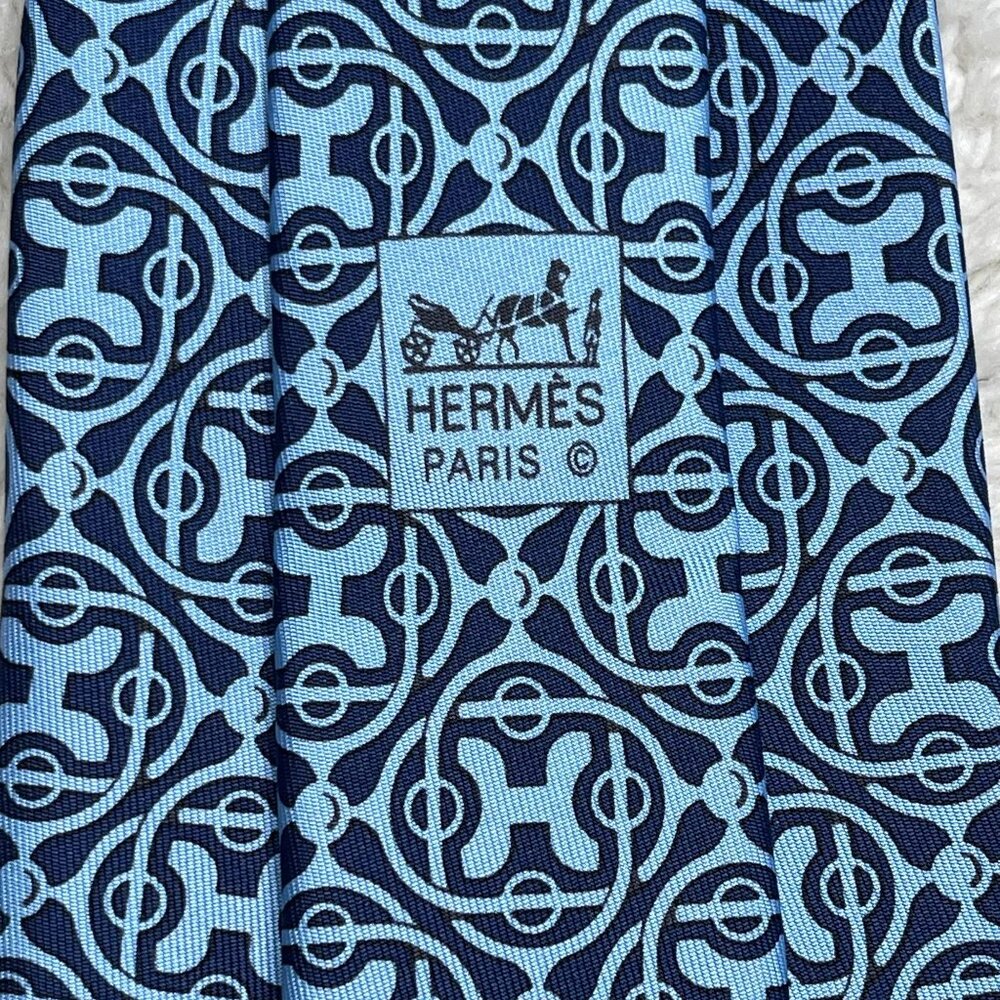 Hermes Blue Silk Geometric Tie - Picture 7 of 7